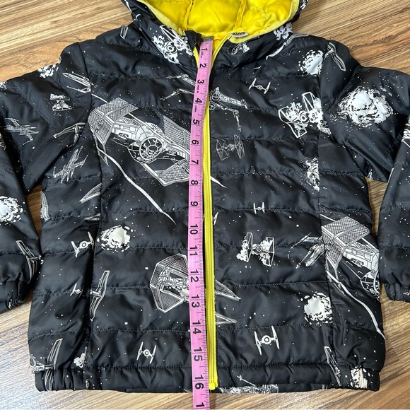 Uniqlo Boys Light Warm Padded Hooded Jacket Star Wars Space Black Size 3-4 - Picture 2 of 8